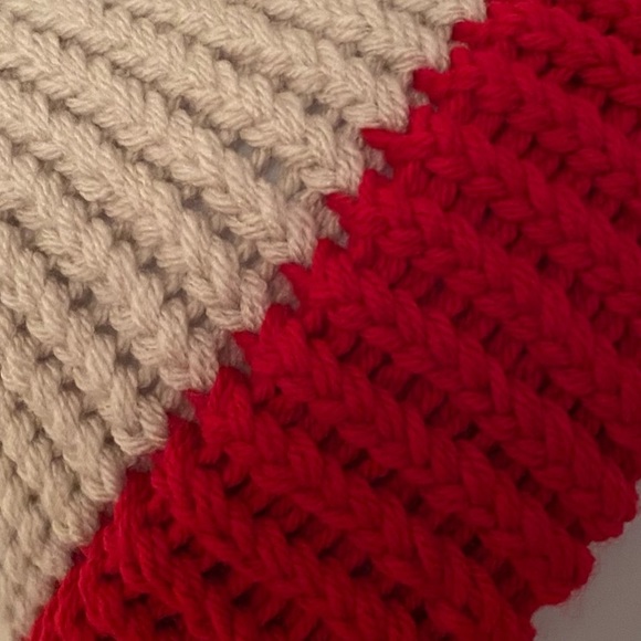 NWT Loom Knitted Hats, Warm and cozy, Knitting, Hats, Unisex, Handmade by Seller - Picture 4 of 4